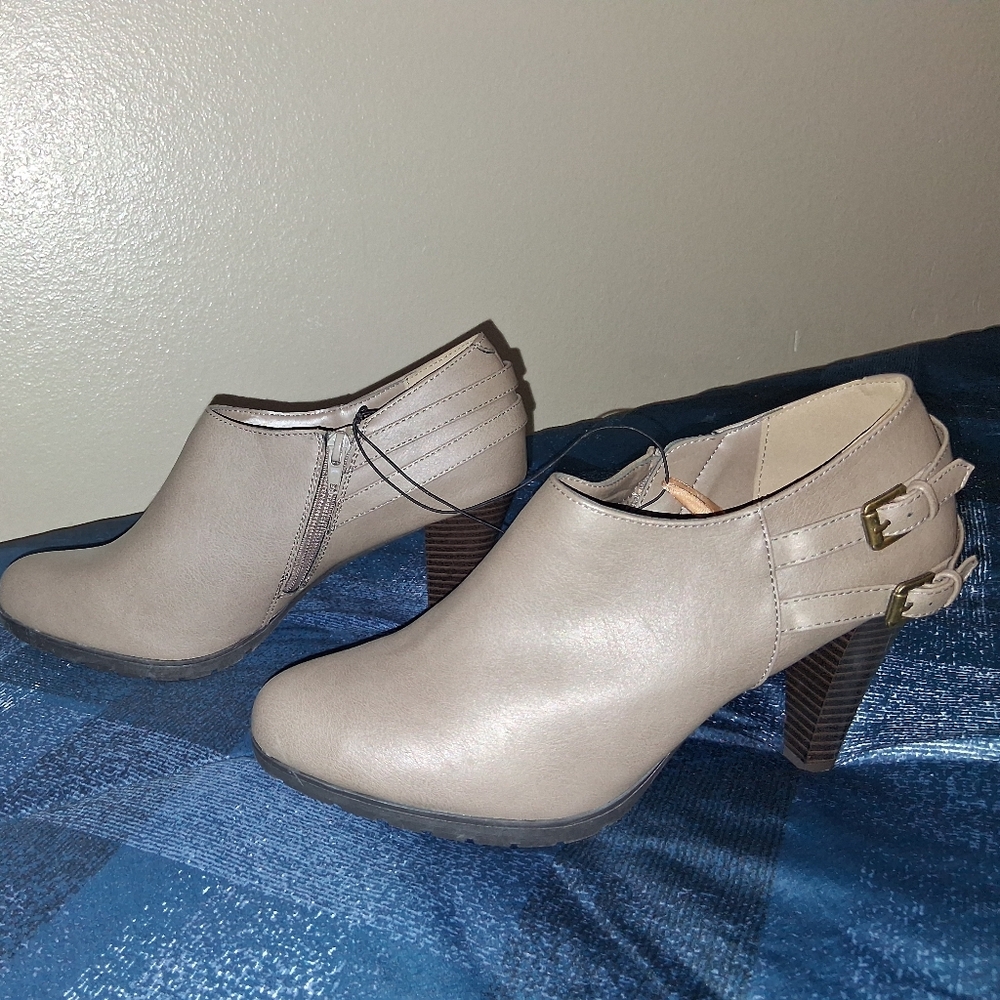 Elegant Women's Ankle Boots